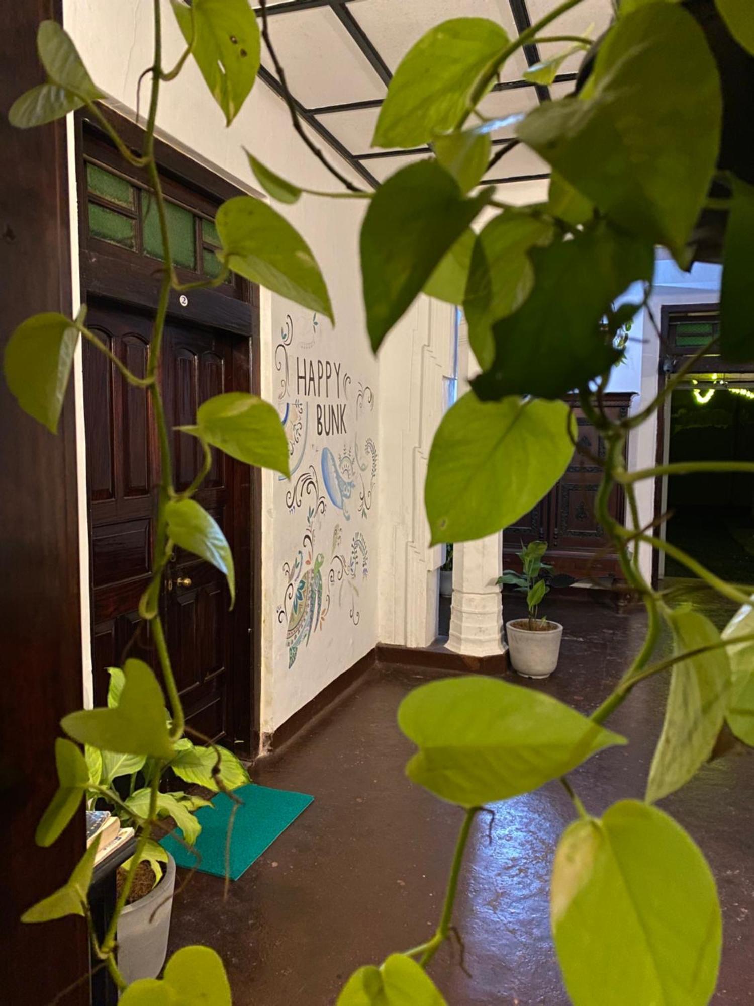 Happy Bunk Hostel Weligama Exterior foto