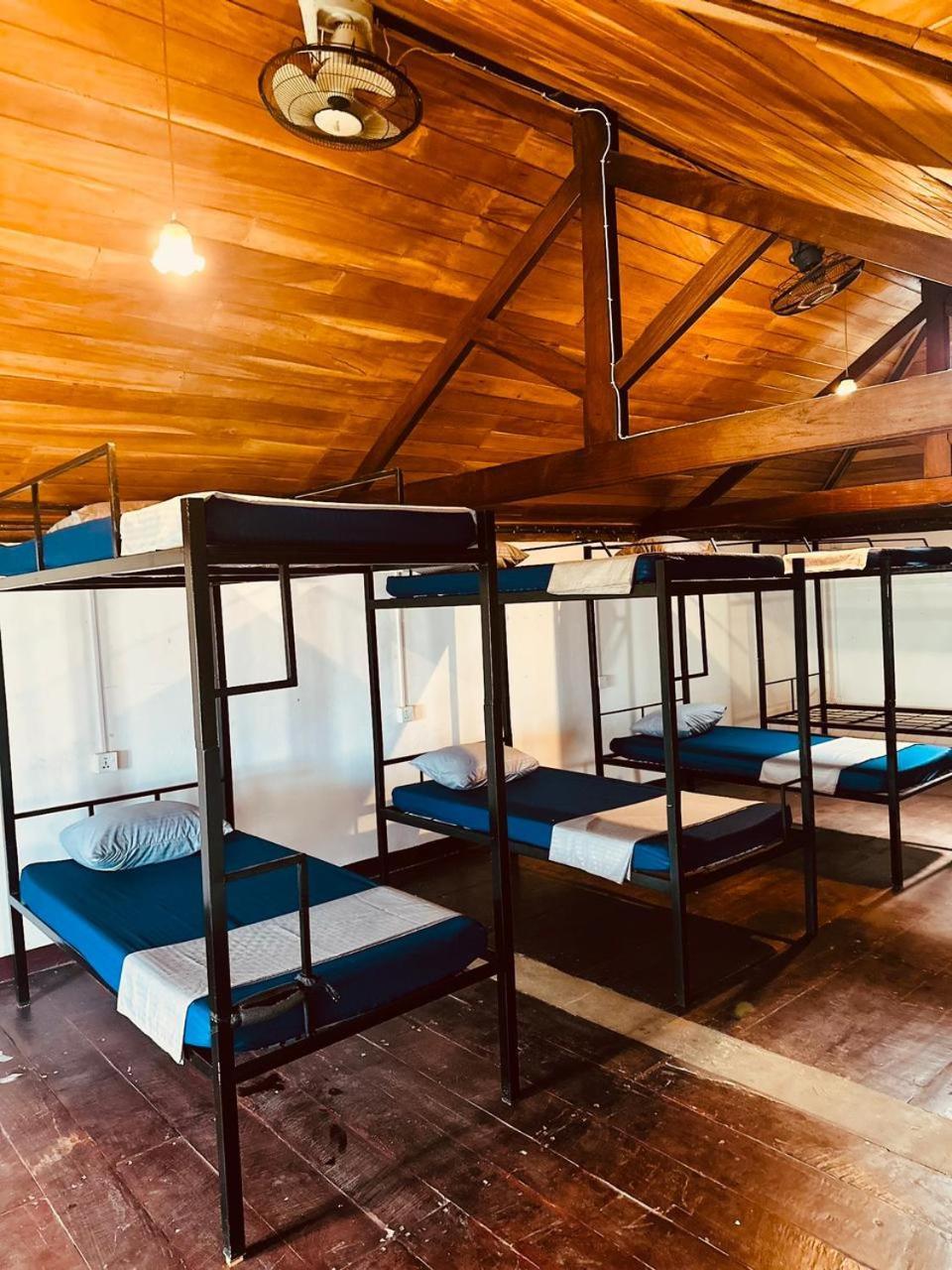 Happy Bunk Hostel Weligama Exterior foto
